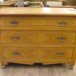 367 3368 CHEST OF DRAWERS